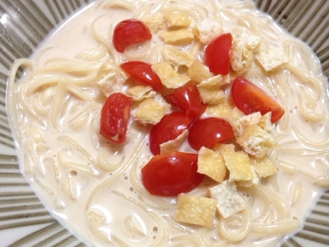 汁までおいしい！！牛乳味噌煮込みうどん